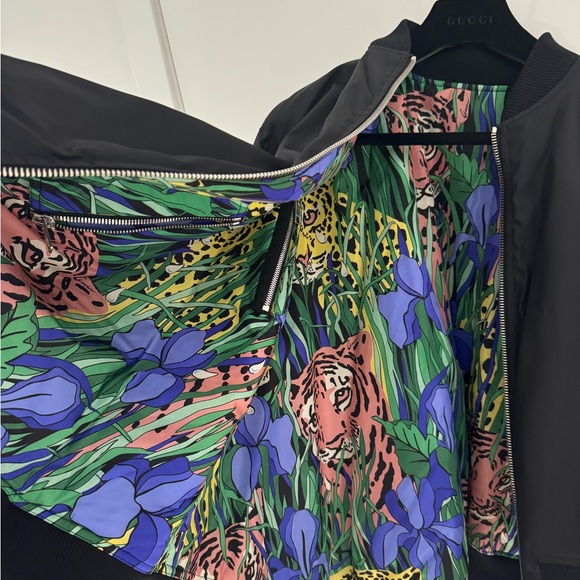 Gucci Jacket Multicolor Reversible
Bomber Poncho / jacket Leopard Animal Print - Picture 14 of 16